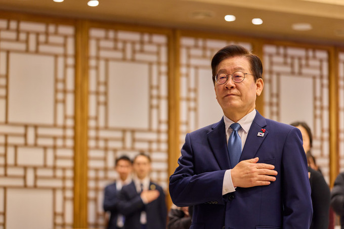 다시 청와대 시대, 이 대통령 첫 출...