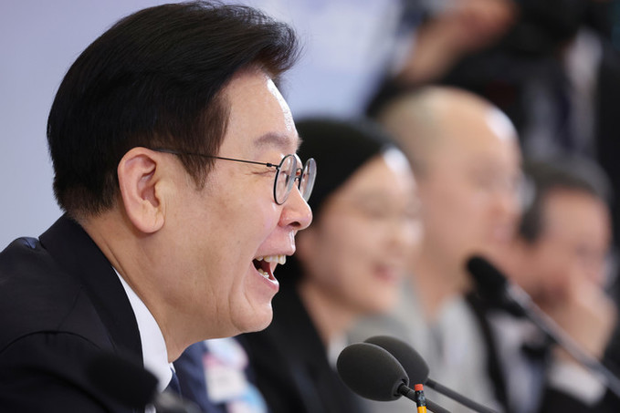 이 대통령, 부동산 투기세력과 전쟁 ...