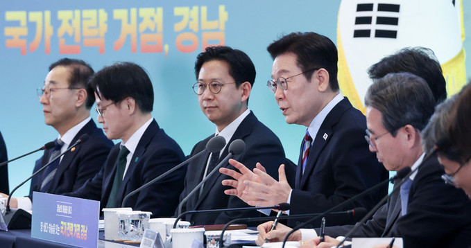 이 대통령 지지율 55.8%, 2주째...