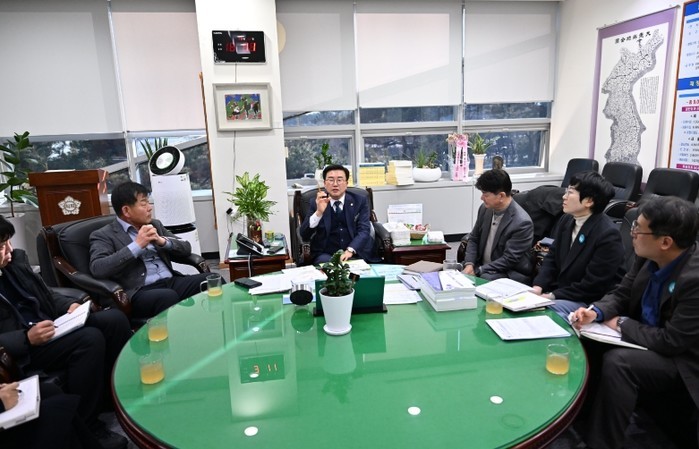 완주군의회 유의식 의장, 삼례 딸기축...