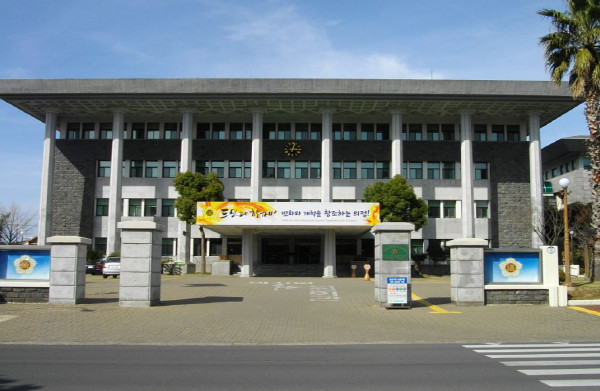 제주도의회, 노인 생활 안정 지원 정...