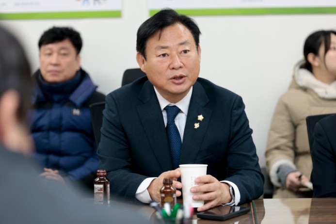 구리시의회, 구리농수산물시장 중도매법...