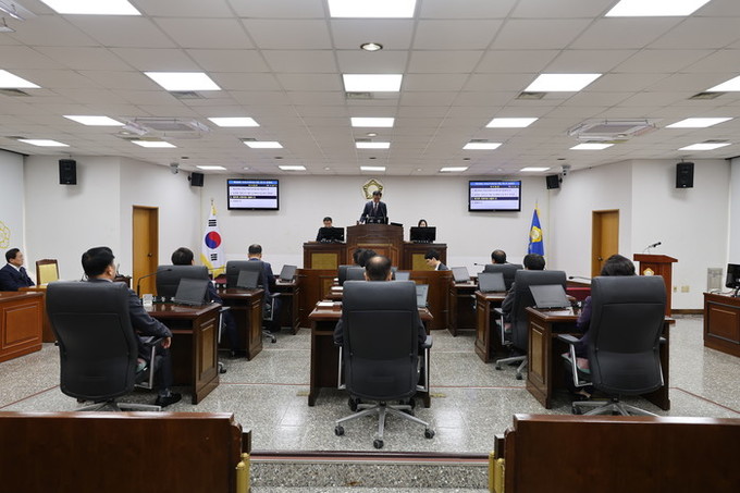 산청군의회, 제309회 임시회서 축분...