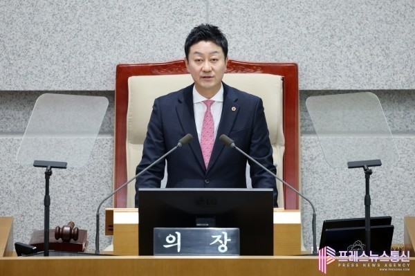 경기도의회 김진경 의장, 제388회 임시회 본회의 개회 “‘도민 중심’의 초심 끝까지 지키는 책임의 무게 되새겨야” 강조