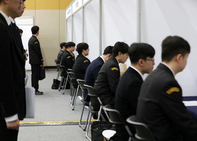 취업자 증가폭 10만명대 '털썩'… '그냥 쉰다' 278만명 역대 최대