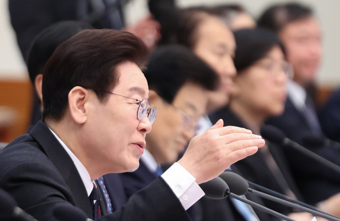 이 대통령 "농지 매각명령에 공산당 운운… 빨갱이 아냐"