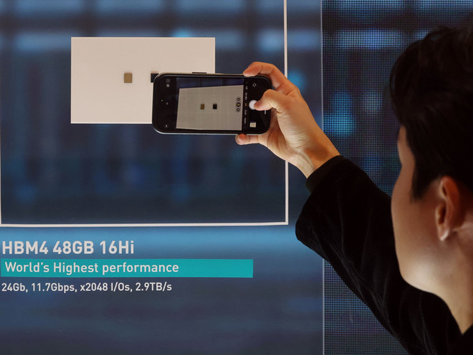 "인생 달다" SK하이닉스, 성과급 7억원 전망에 직원들 들썩