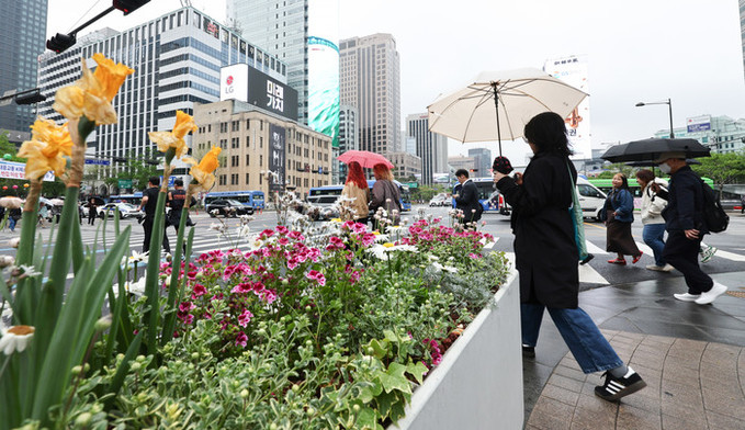 [내일 날씨] 오락가락 봄 날씨, 아침 최저 2도 '뚝'… 전국 황사 영향