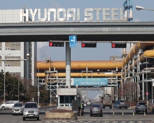 철강업계 번진 성과급 논란… 포스코 기본급 7.1%·현대제철 150% 인상 요구