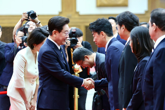 이 대통령, 카타르 부왕 서거에 조전… 강훈식, 조문특사 출국