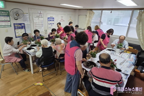 한국생활개선시흥시연합회, 반려식물심기·자기돌봄 봉사로 이웃 돌봄 실천