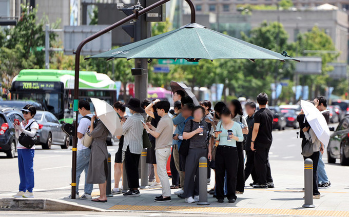 [내일 날씨] 폭우 지나고 다시 무더위… '체감 33도' 열대야 계속