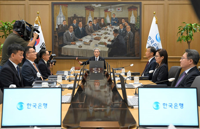 한국은행, 기준금리 3%로 연속 인상… 물가 우려에 긴축 속도