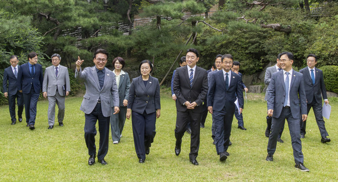 김민석 "용혜인 사퇴, 법 위에 민심… 추미애, 중진 발언 맞나"